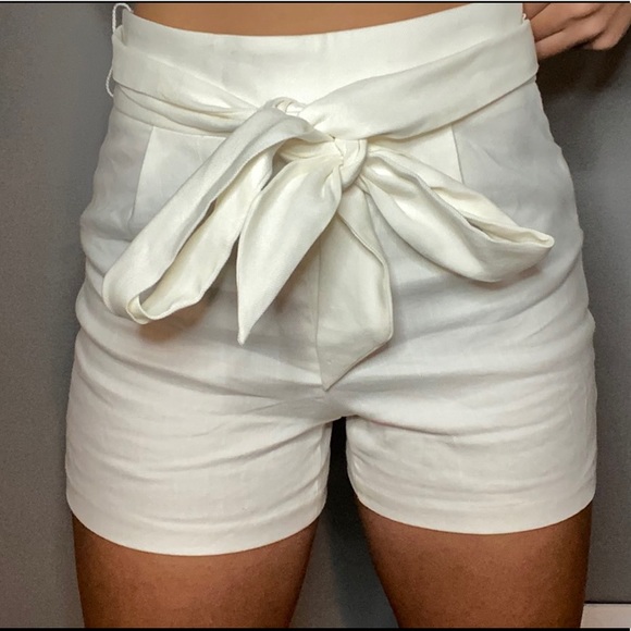 Express Pants - White Express tie shorts